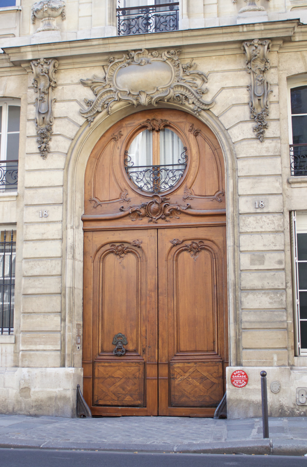 Street View - Beautiful Parisian Door