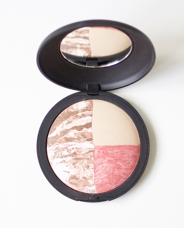 Laura Geller Color and Contour compact in open view